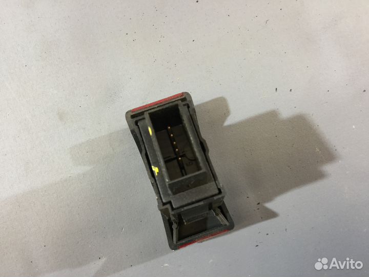 Кнопка аварийной сигнализации Опель Корса C