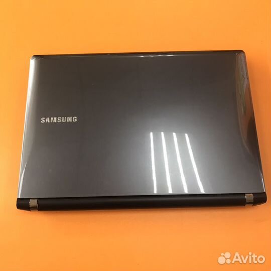 Нетбук samsung intel Atom N550 озу 2Гб HDD 250Гб