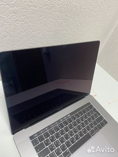 Экран для MacBook pro 15 2018 2019 A1990