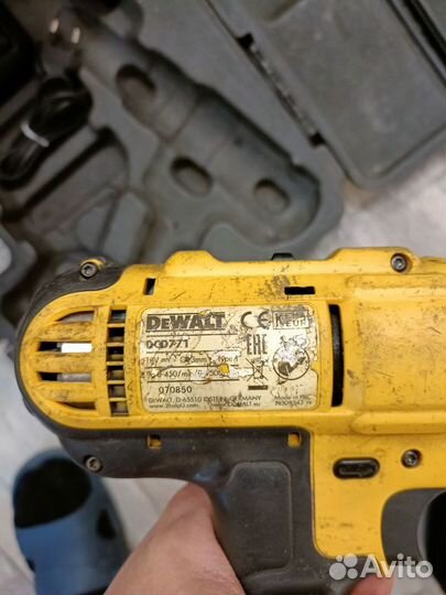 Аккумуляторный шуруповерт DeWalt dcd771