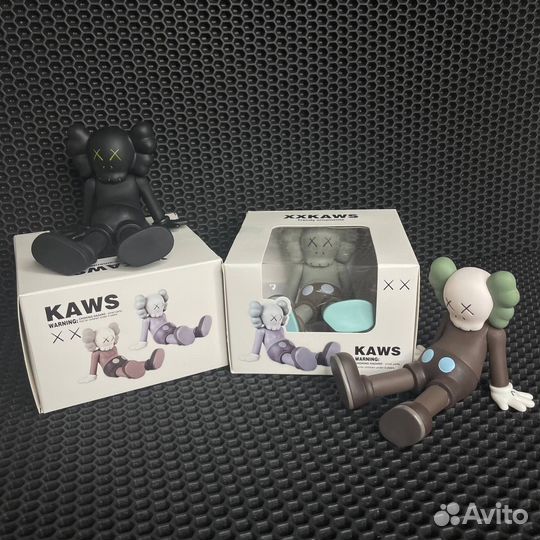 Колекционная игрушка Kaws 10см