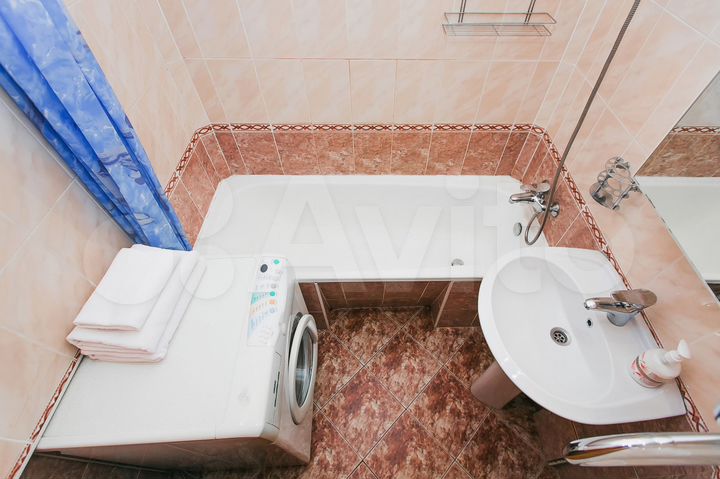 2-к. квартира, 65 м², 9/10 эт.