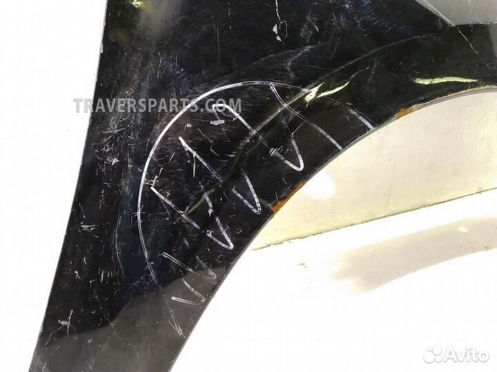 Крыло переднее правое