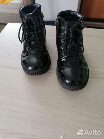 Полуботинки для девочки лаковые