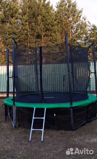 Батут с защитной сеткoй