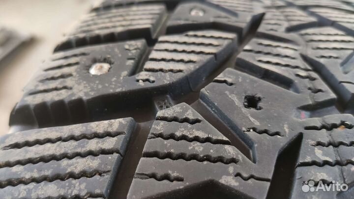 Bridgestone Blizzak Ice 215/65 R16 198