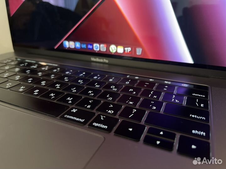 Macbook pro 15 2018 i7 16gb