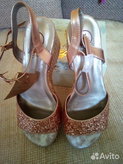 Обувь женская босоножки 38 размер новые Испания