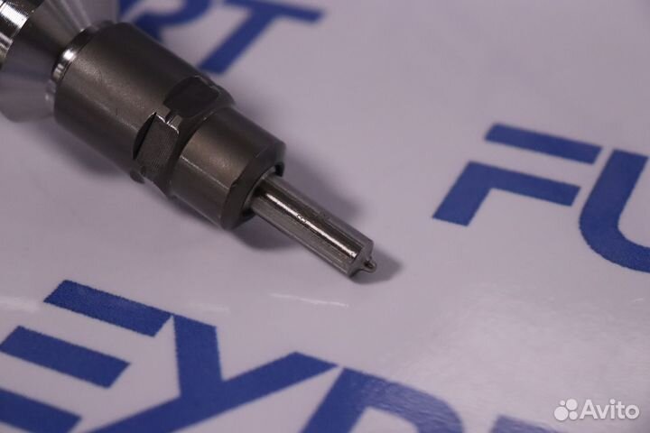 Форсунка топливная 0445120092