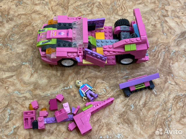 Машина лего