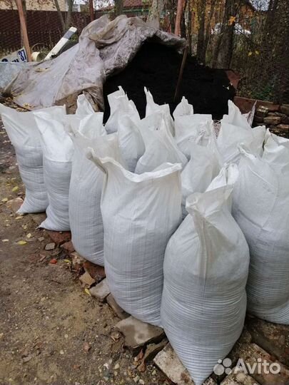 Чернозем, торф в мешках