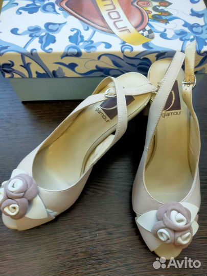 Босоножки кожаные 38-39