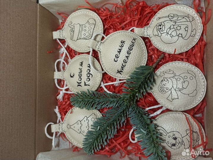 Брелок из натуральной кожи с гравировкой