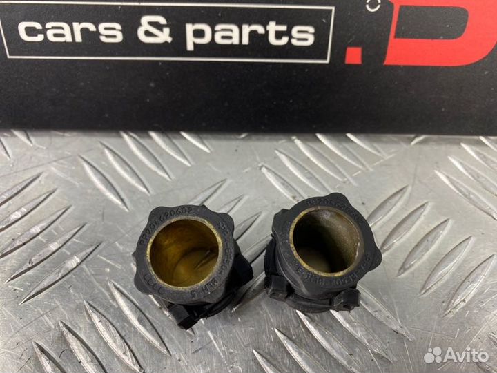 Крепление фары Mercedes-Benz C-Class W204