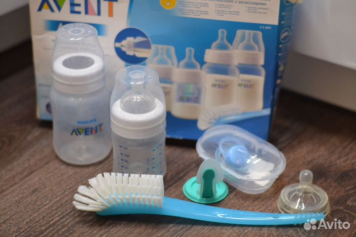 Набор бутылочек Avent, соска итд