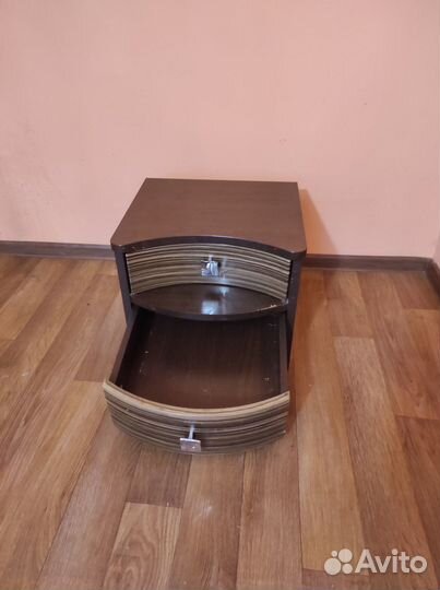 Тумбочка прикроватная бу