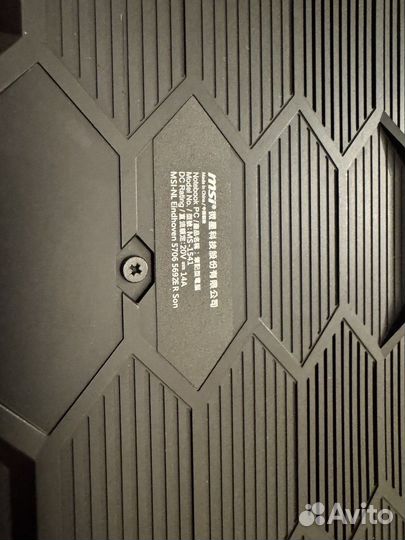 Игровой ноутбук MSI GE66 Raider