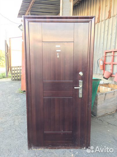 Металлическая дверь бу 960-2050