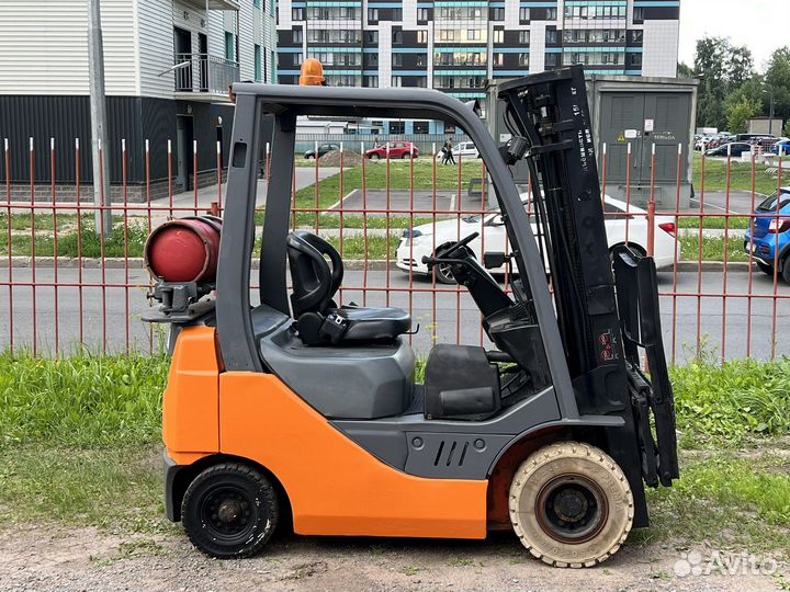 Вилочный погрузчик Toyota 32-8FG15, 2007