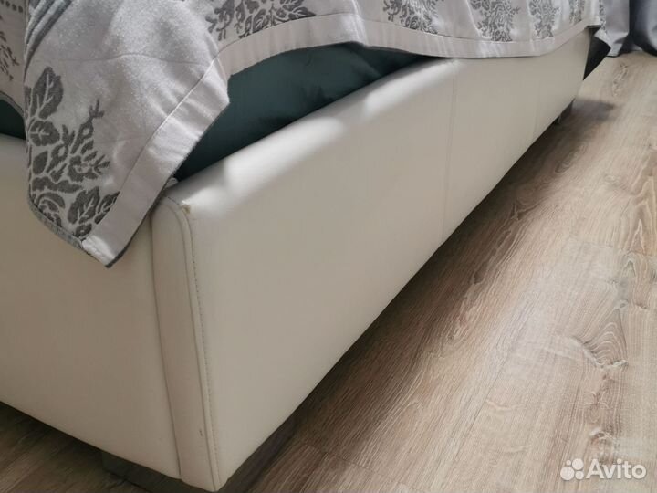 Кровать двухспальная 160х200 с матрасом б/у