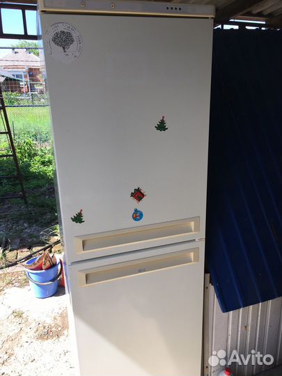 Холодильник stinol