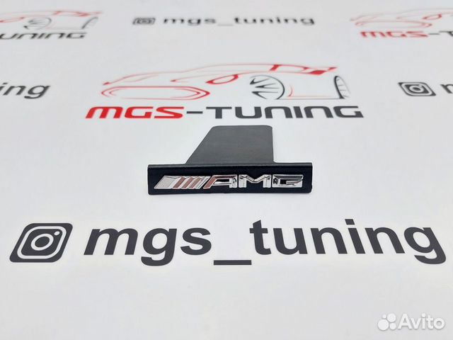 Шильдик AMG в решетку радиатора