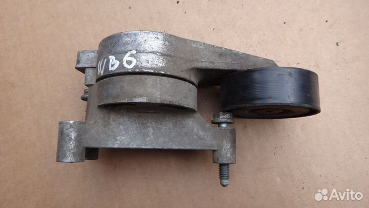 Натяжитель приводного ремня Ауди Фольксваген Шкода