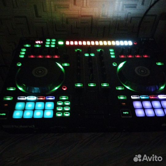 Dj контролер Roland 505