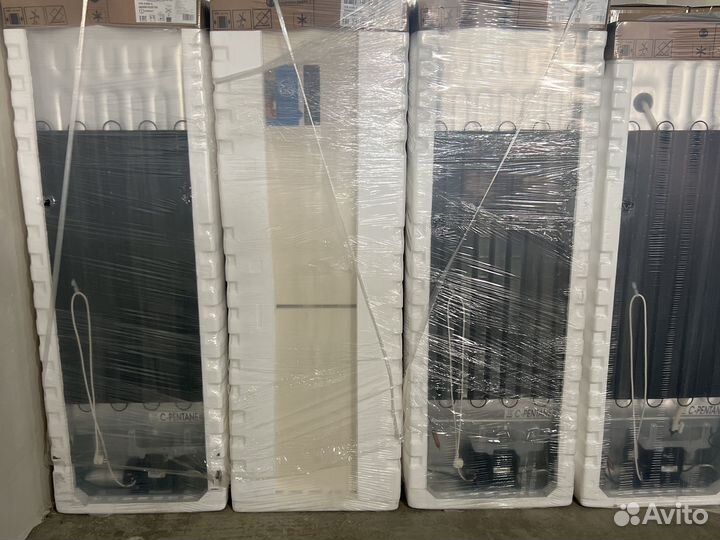 Холодильник Indesit ITR 5180 E, бежевый