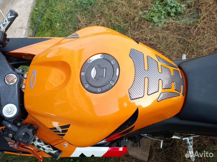 Пластик полный комплект на honda CBR600RR 2003-5