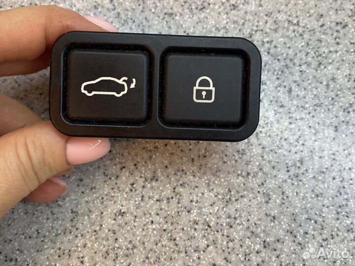 Кнопка багажника Hyundai KIA