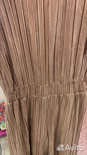 Нарядный комбинезон для девочки