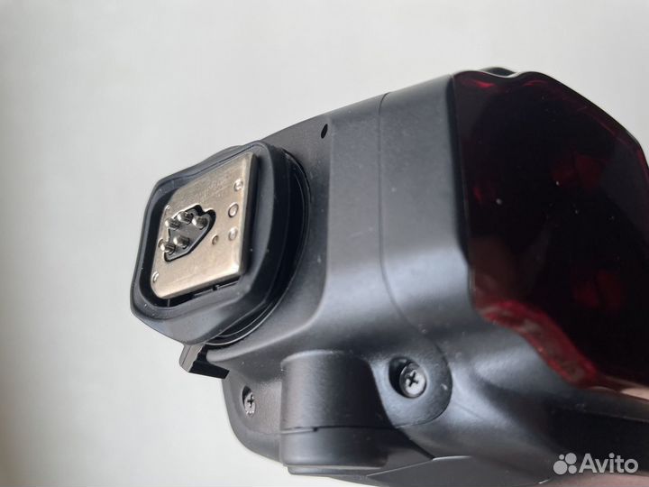 Фотовспышка Yongnuo Speedlite YN685 для Canon