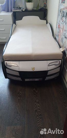 Детская кровать машина с матрасом