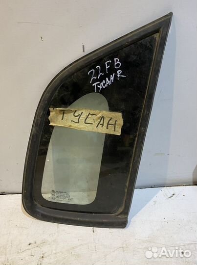 Hyundai Tucson 1 заднее правое стекло