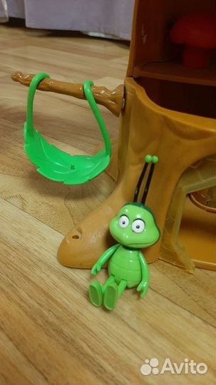 Дуб. Пчелка Мая