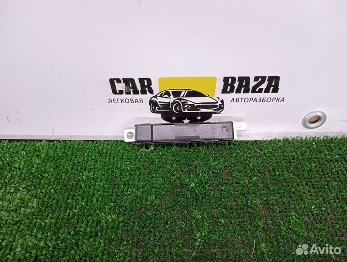 Антенна (усилитель) Audi Q3, Audi RS Q3