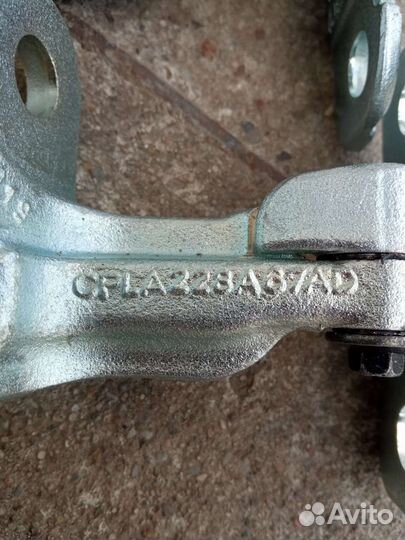 Land Rover Range Rover 405 левая петля двери