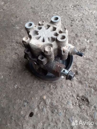 Насос гура Toyota Camry 40