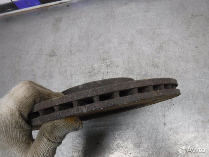 Тормозной диск передний левый Nissan Almera G15