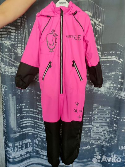 Демисезонный комбинезон для девочки