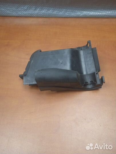 Уплотнитель (шумоизоляция) капота левый