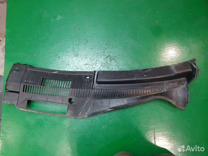 Жабо правое Skoda Octavia (A4) седан AEE 1997