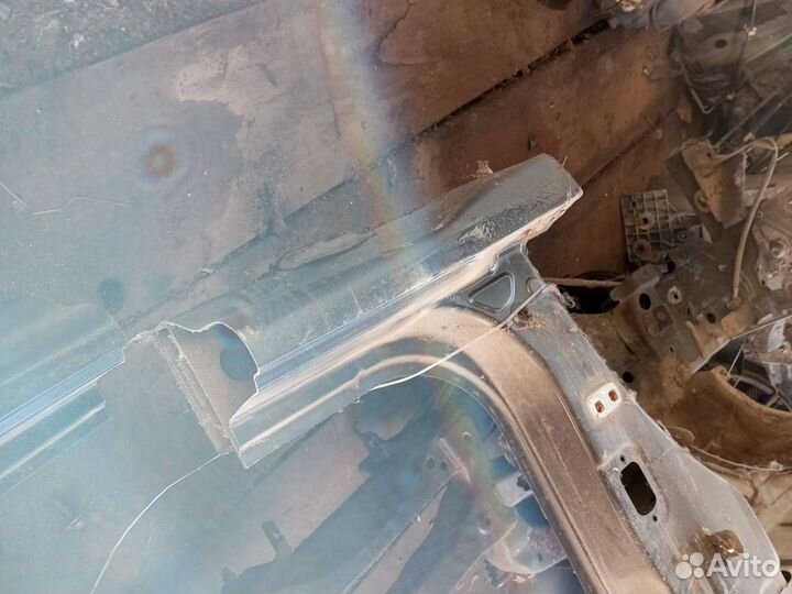 Renault Scenic 3 лонжерон стойка передняя
