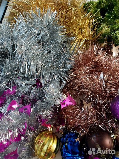 Елочные игрушки и мишура для поделок