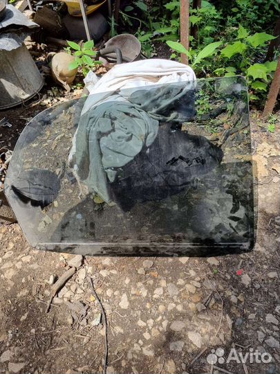 Сузуки SX4 стекло заднее правое