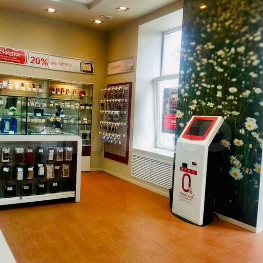 Помещение в центре с высокими потолками,100 м²