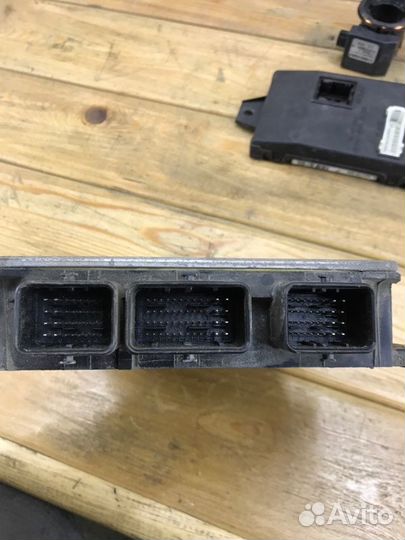 Комплект блоков эбу Лада Ларгус универсал K9K 8796