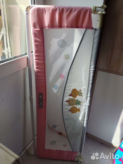 Защитный бортик для кровати