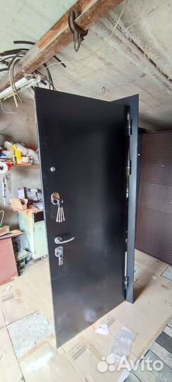 Дверь 10см входная 86я металлическая с зеркалом